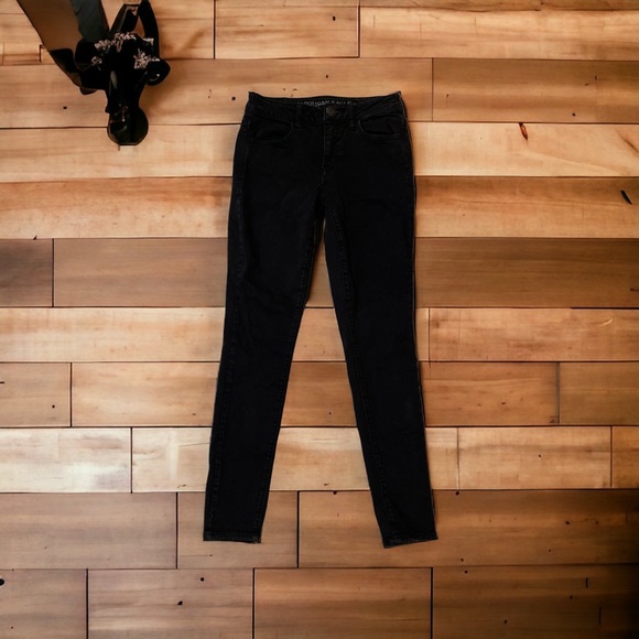 American Eagle Women’s High-Rise Super Stretch Black Jegging Jeans Size 2 - Picture 3 of 7